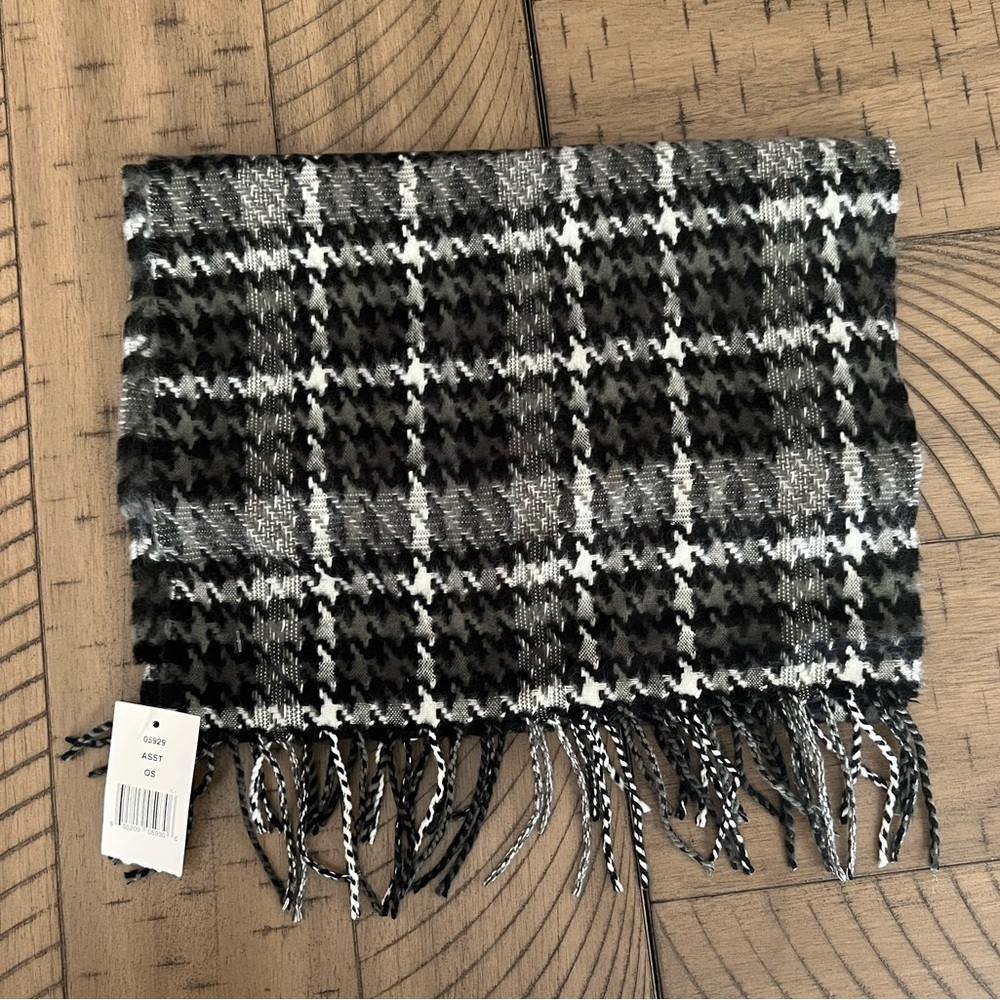 NWT Better Than Cashmere Scarf with Fringe